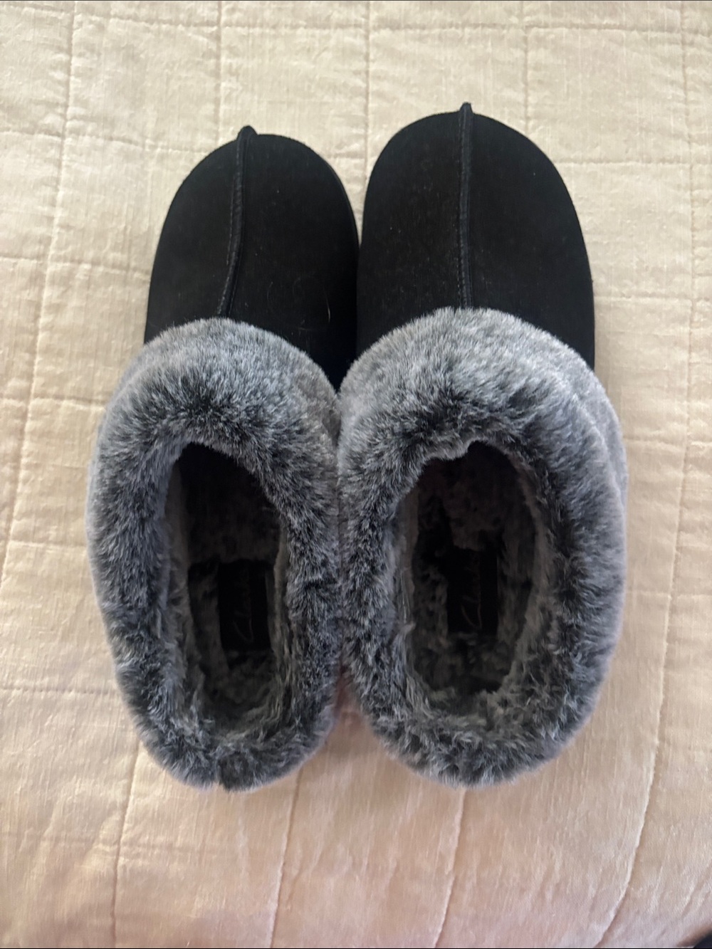 Black Slip-On Faux Fur Lined Shoes